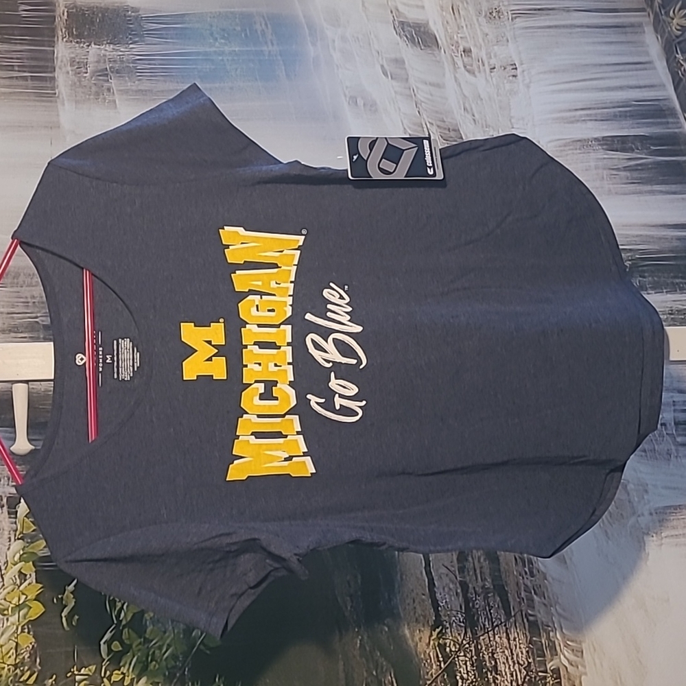 New with tags! Womens Medium Michigan Go Blue athletic sporty scoop tshirt